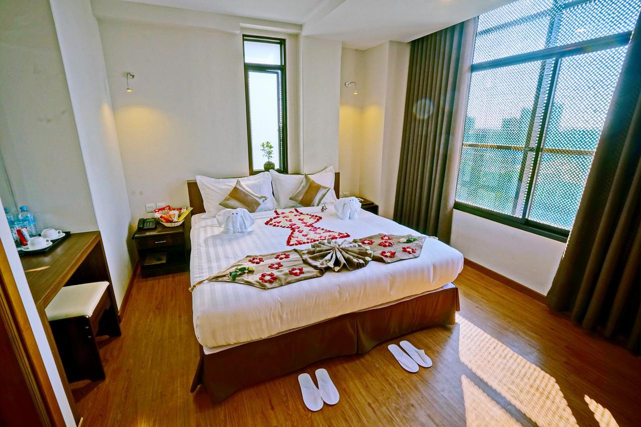 Sanctuary Hotel Mandalay Extérieur photo