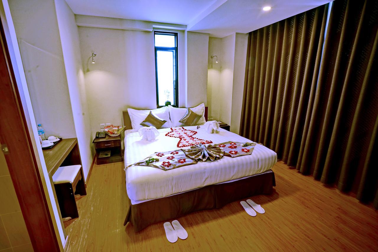 Sanctuary Hotel Mandalay Extérieur photo