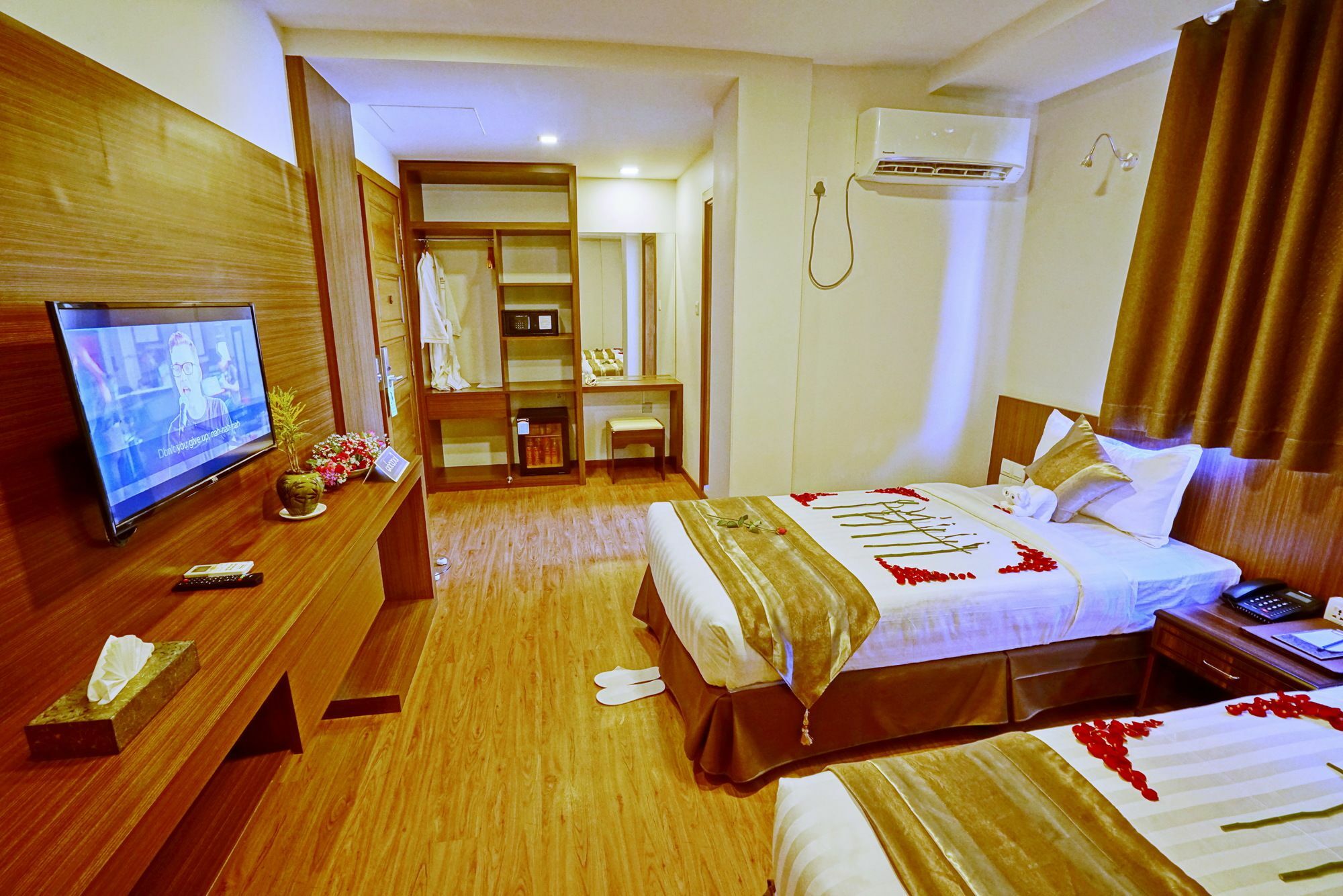 Sanctuary Hotel Mandalay Extérieur photo